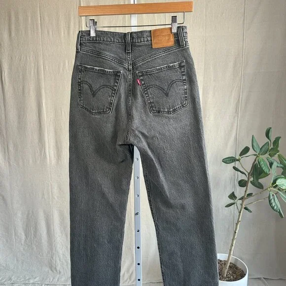 Levi's Ribcage Straight Ankle Women's Jeans - Picture 2 of 7